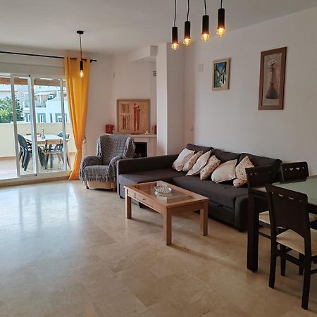 Seaview Apartment With Great Amenities & Facilities بينالماذينا المظهر الخارجي الصورة