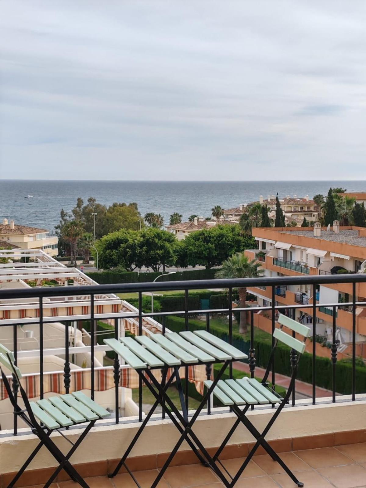 Seaview Apartment With Great Amenities & Facilities بينالماذينا المظهر الخارجي الصورة