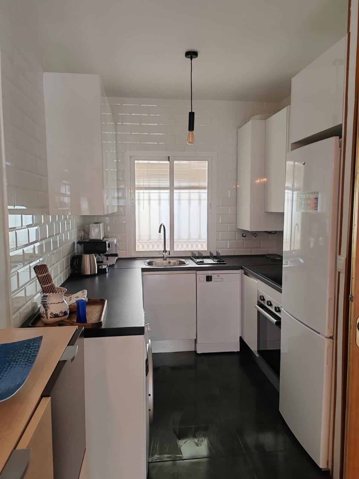 Seaview Apartment With Great Amenities & Facilities بينالماذينا المظهر الخارجي الصورة