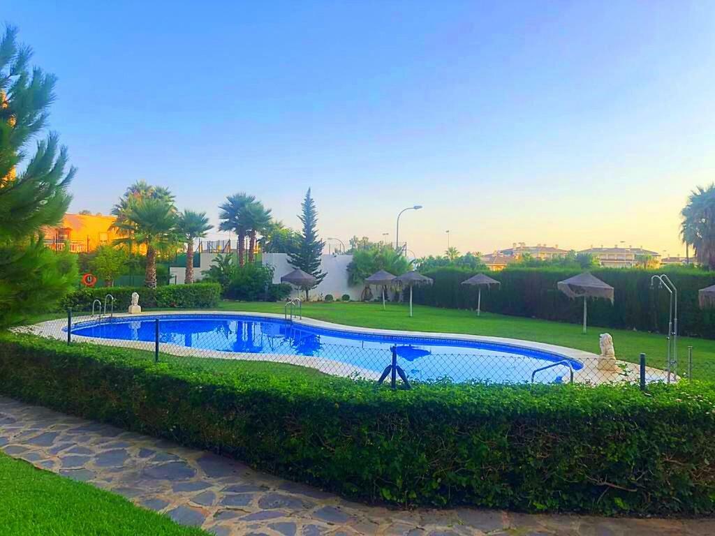 Seaview Apartment With Great Amenities & Facilities بينالماذينا المظهر الخارجي الصورة